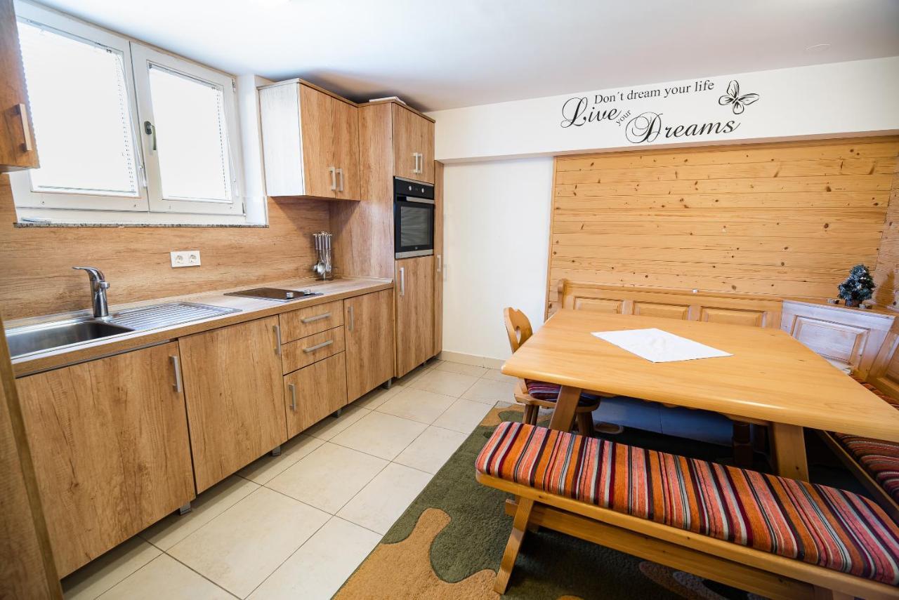 Apartments Zvoh, Krvavec, Ski-In, Ski-Out Церклье-на-Гореньскем Экстерьер фото