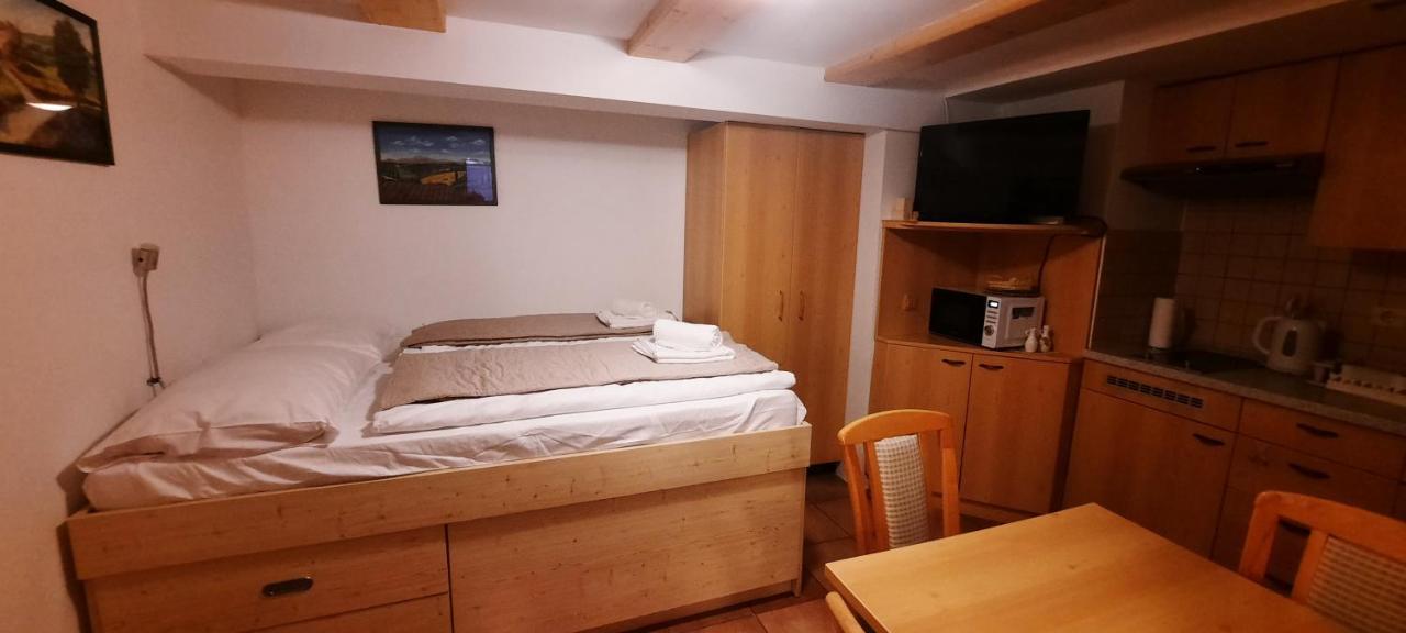 Apartments Zvoh, Krvavec, Ski-In, Ski-Out Церклье-на-Гореньскем Экстерьер фото