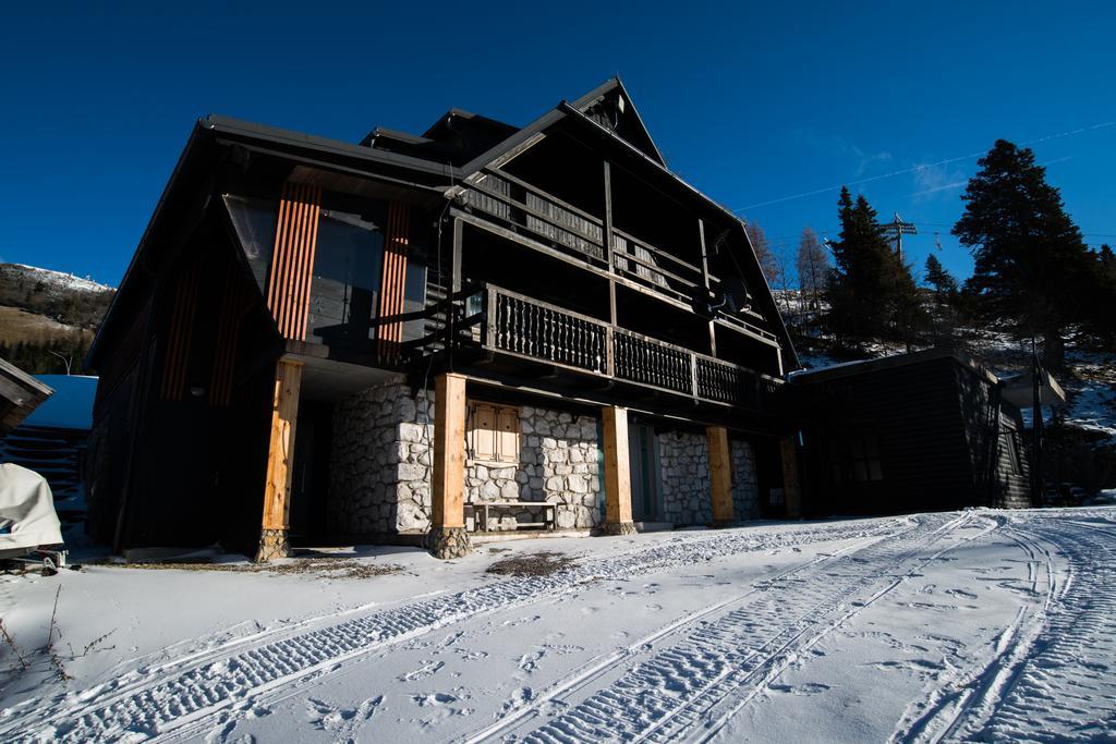 Apartments Zvoh, Krvavec, Ski-In, Ski-Out Церклье-на-Гореньскем Экстерьер фото